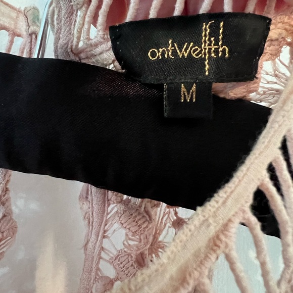 BUNDLE! 5 Items - Size Medium 🔥 - Picture 5 of 11